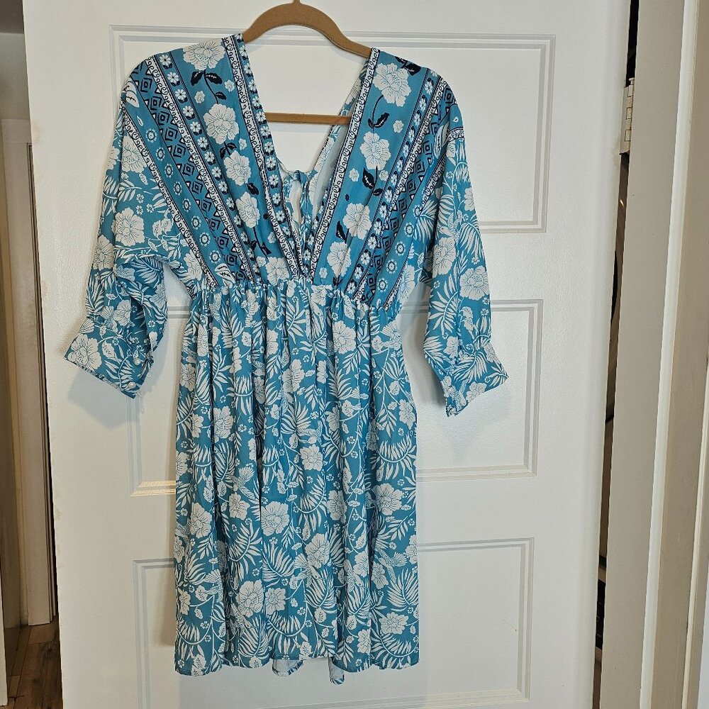 Short Sleeve Mini Floral V-neck Dress
